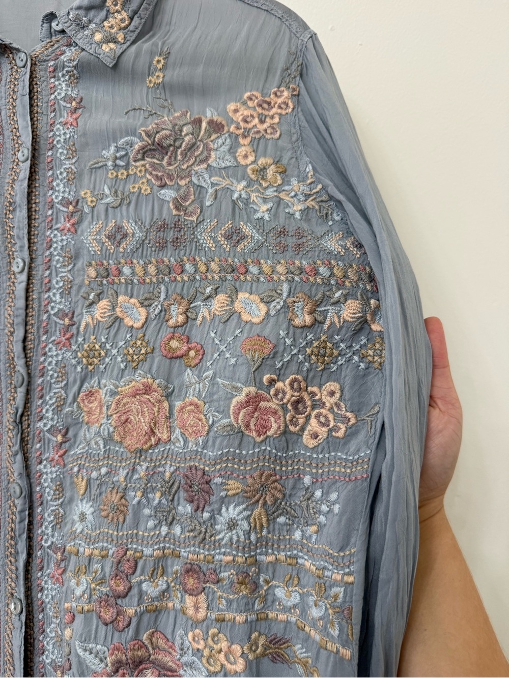 {M} Johnny Was Light Blue Embroidered Long-Sleeve Shirt - Picture 6 of 9
